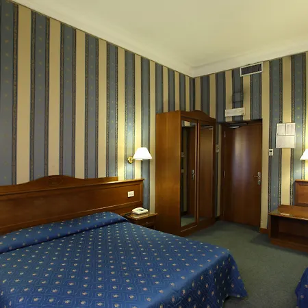 Ξενοδοχείο Montecarlo 3*