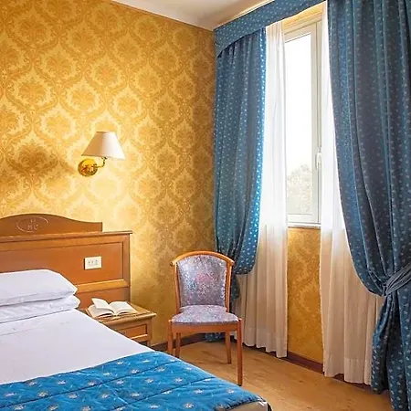 Montecarlo Hotel 3*